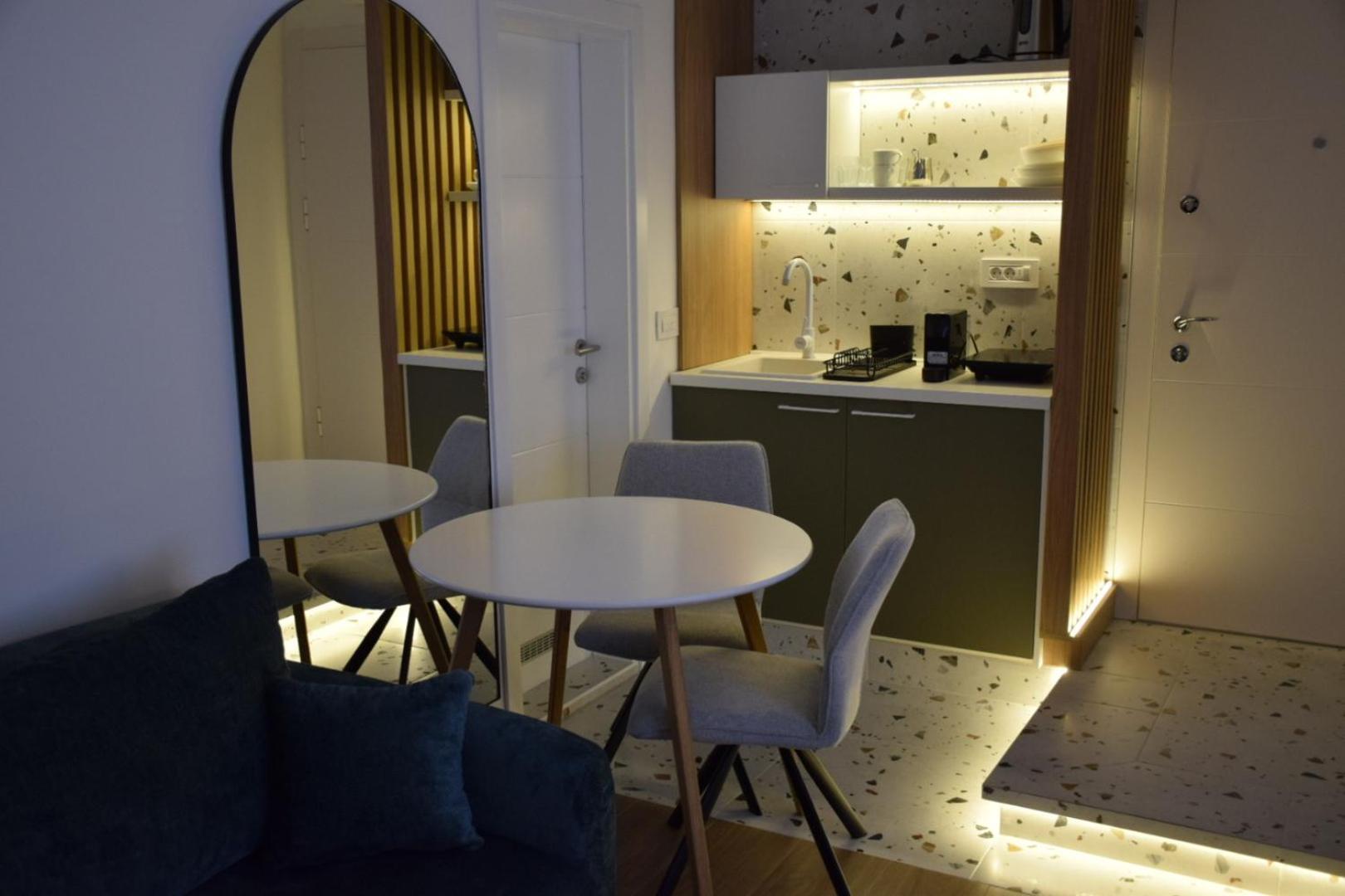 Apartamento Red Riding Hood Belgrado Exterior foto