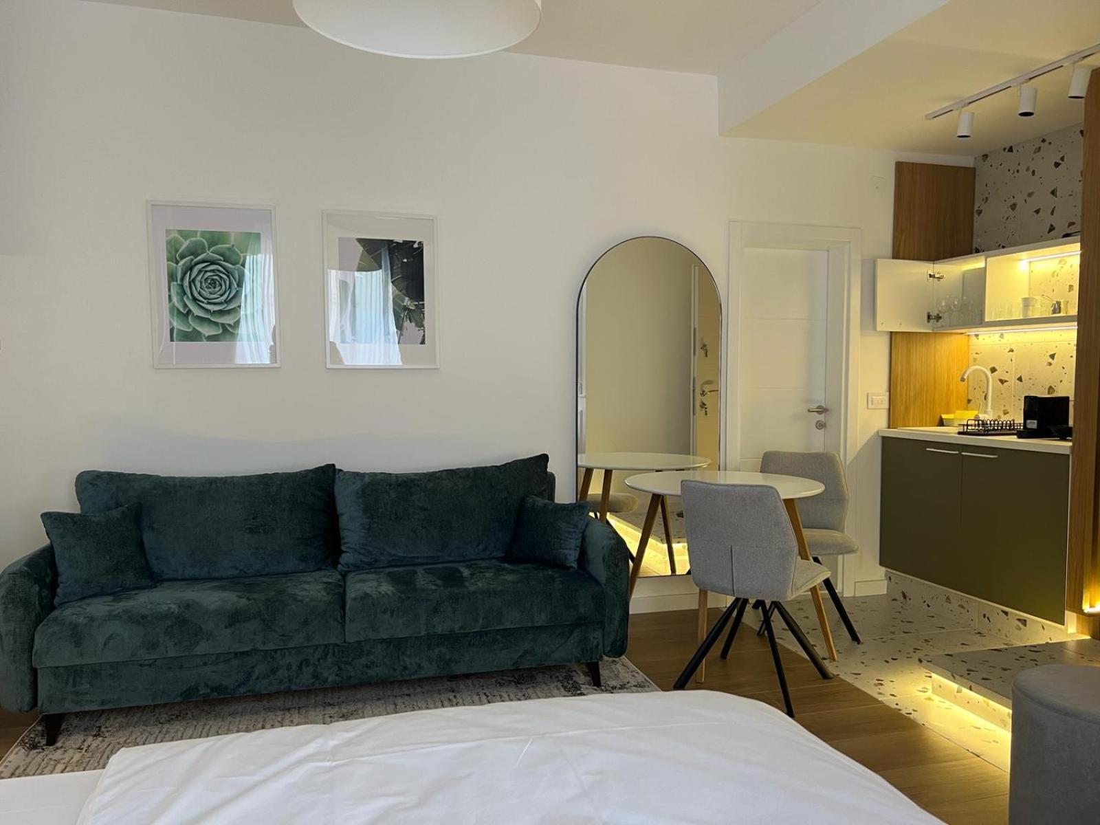 Apartamento Red Riding Hood Belgrado Exterior foto
